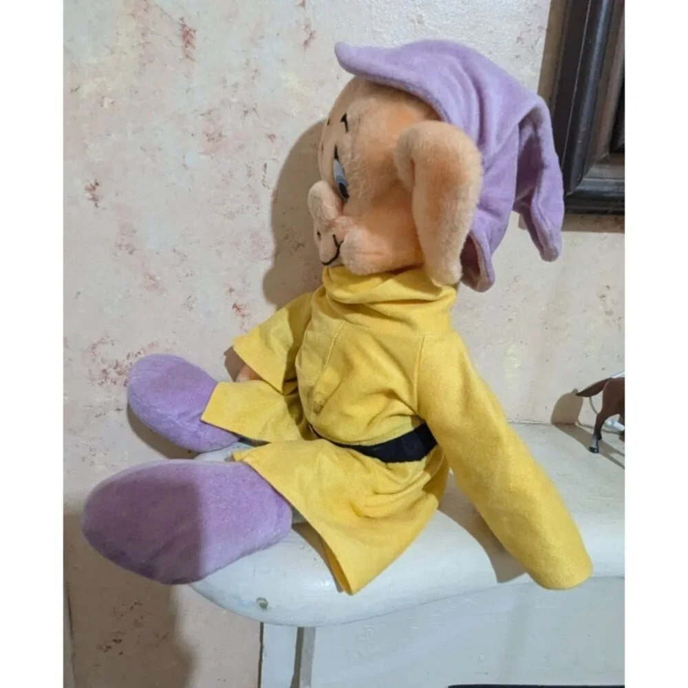 Disney Snow White Dopey Plush 18 inch Seven‎ Dwarfs Vintage Stuffed Toy Yellow